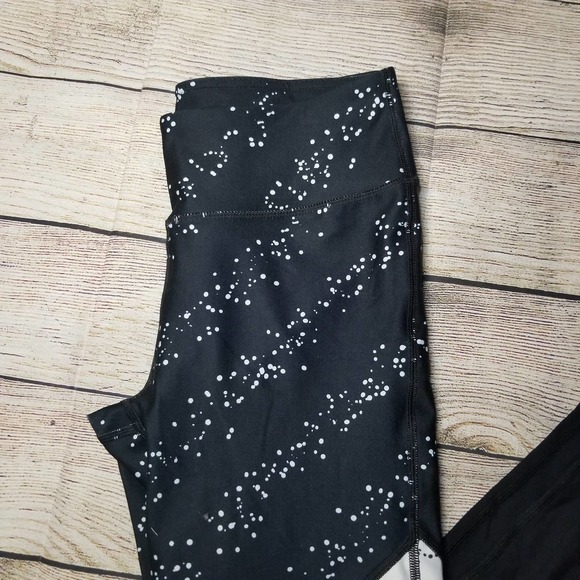 FABLETICS mid-rise mesh powerhold leggings - Picture 3 of 9